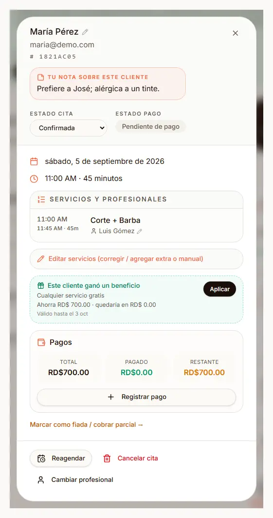 Detalle de una cita con el bloque verde «Este cliente ganó un beneficio», lo que ahorra y el botón Aplicar